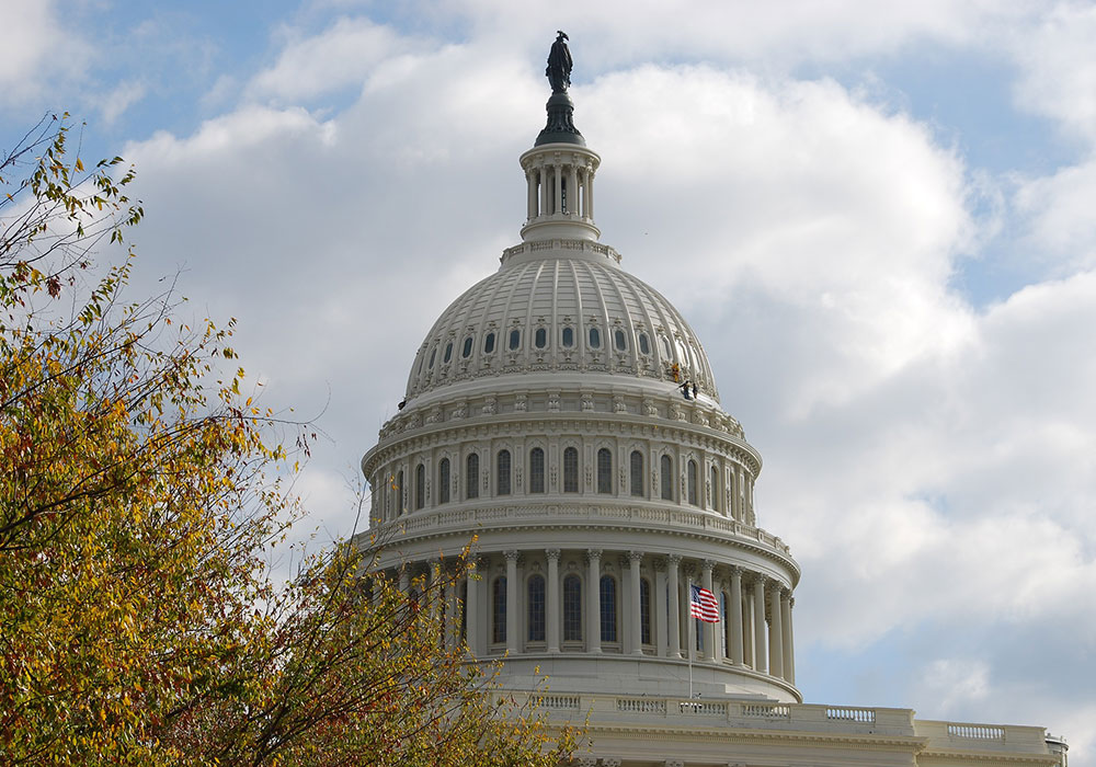  Senators Cantwell, Grassley Introduce Bipartisan Bill to Battle Unfair Drug Pricing
